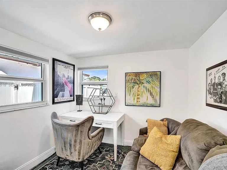 712 SW 7th Ter — Photo 44