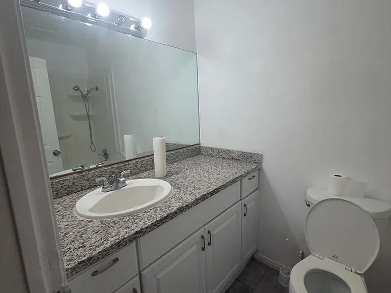 1395 N Pennsylvania Ave — Photo 25