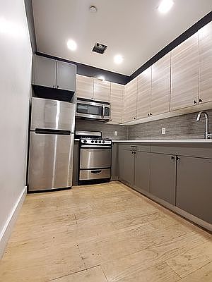 5th image of 1319 Bedford Ave APT 1F