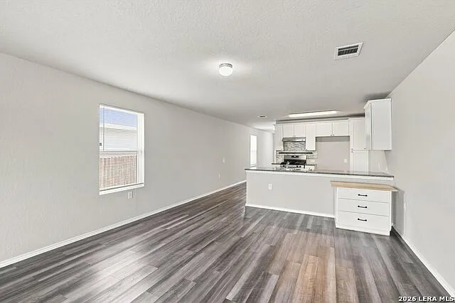 13227 Ashworth Blvd — Photo 5
