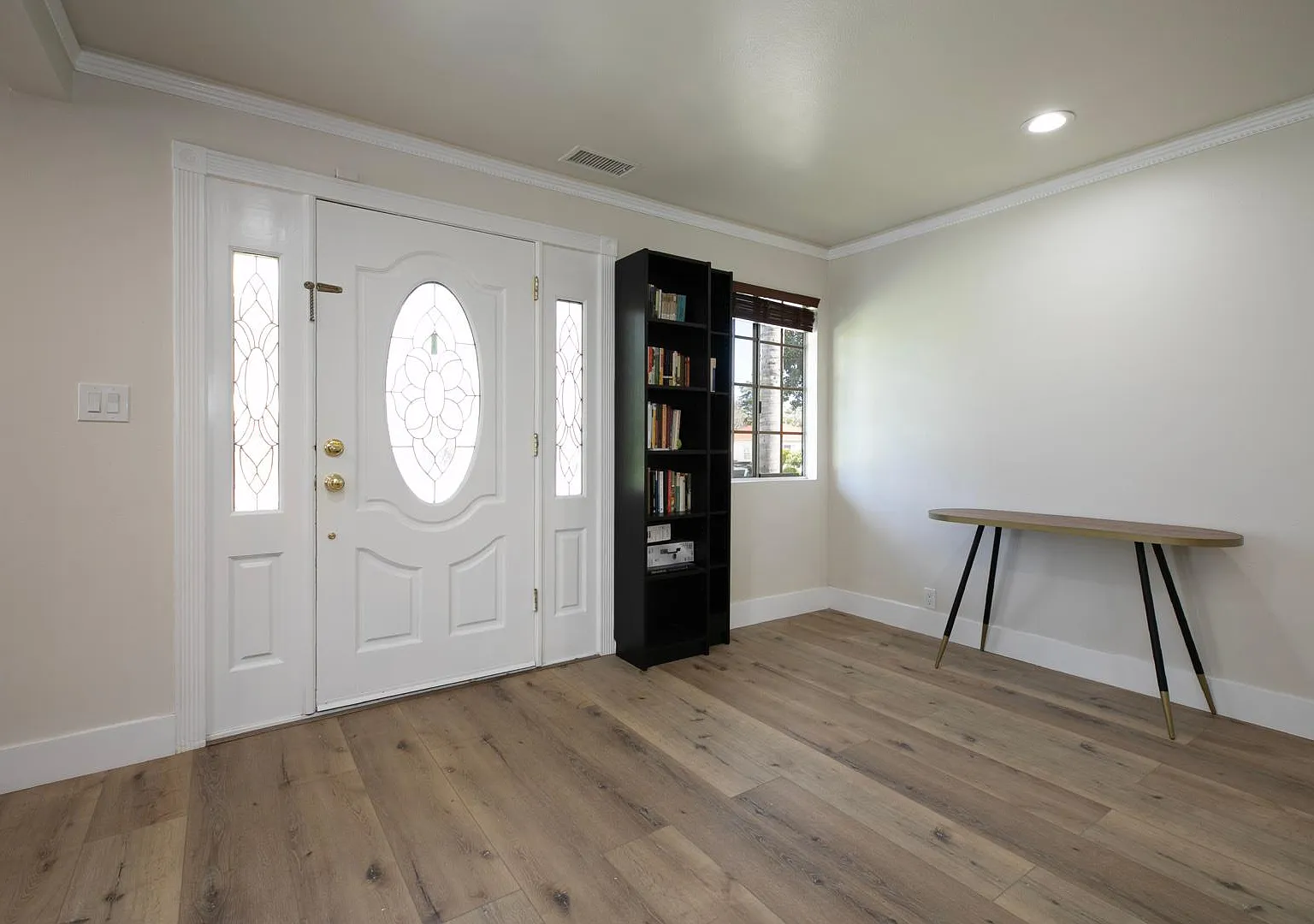 8437 Quartz Ave — Photo 2