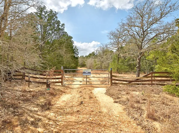 109 Crepe Myrtle Rd, Bastrop, TX 78602