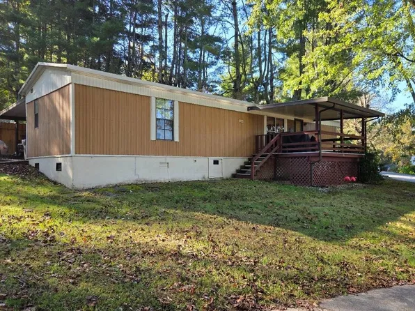 15 Outer Park Dr, Hendersonville, NC 28792