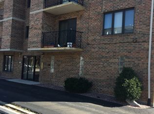 10628 Parkside Ave APT 1E, Chicago Ridge, IL 60415