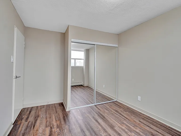 121 Agnes St — Photo 22