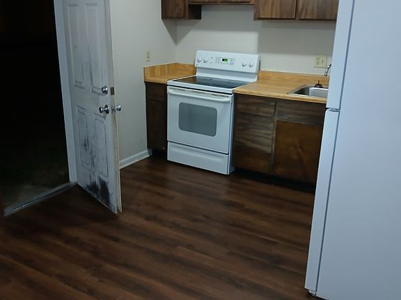 3rd image of 2533 Sandbury Blvd #2533