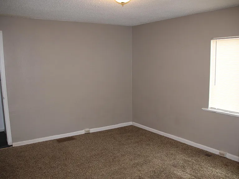 3720 N Fillmore St — Photo 14