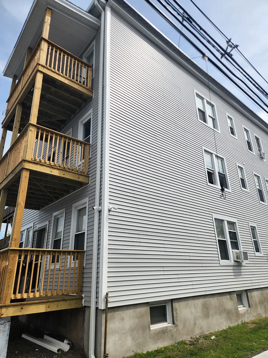Building Photo - 385 11th Ave #4