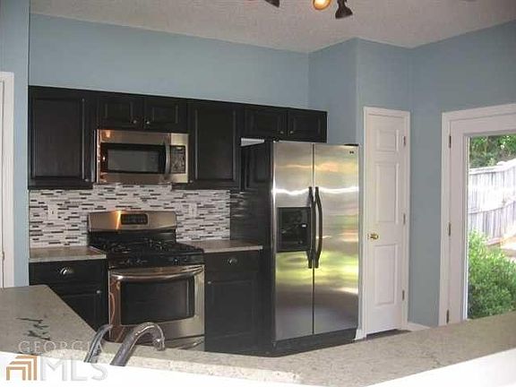 2nd image of 400 Wittenridge Ct