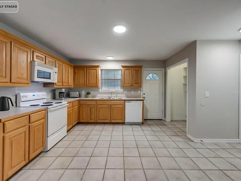 609 Houston St — Photo 10