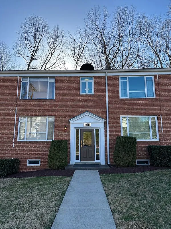 2 bed, 1.0 bath, 842 sqft, $2,100 — Photo 1