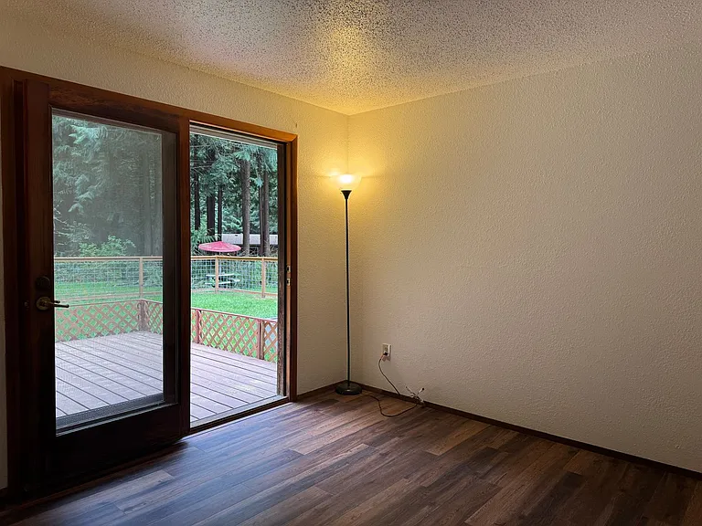 4005 NE Kedros Dr — Photo 14