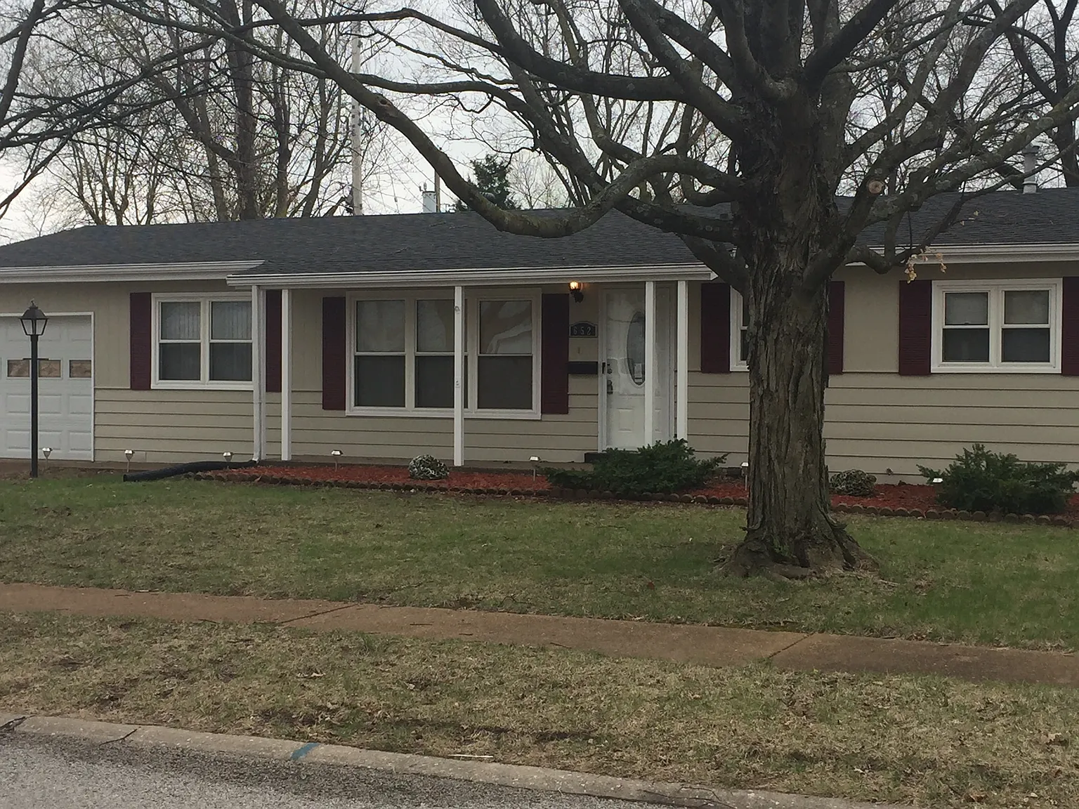 652 Cherryvale Dr photo 1