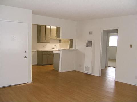 3rd image of 1439 S Saltair Ave APT 19