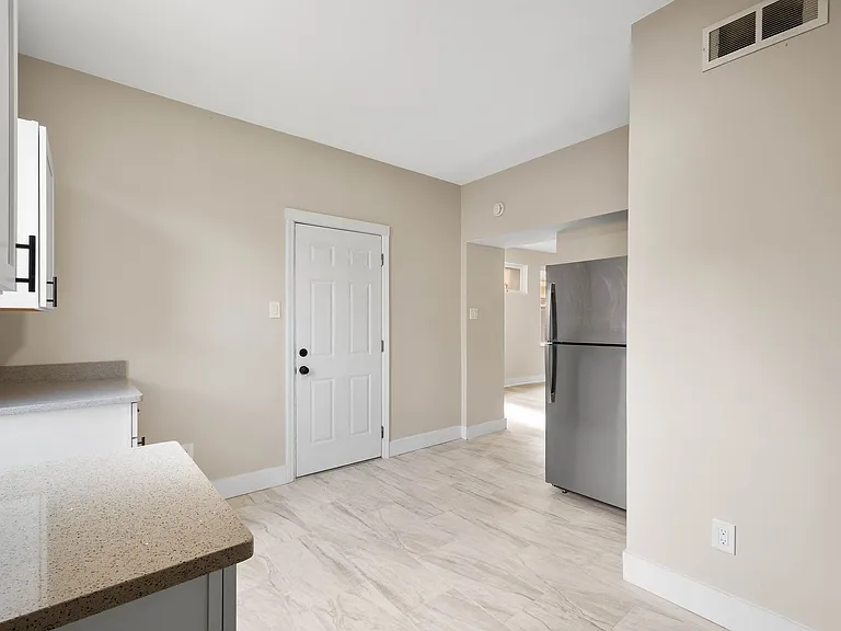 313 Kambach Street — Photo 23