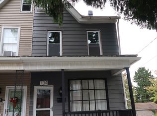 734 W John St, Frackville, PA 17931