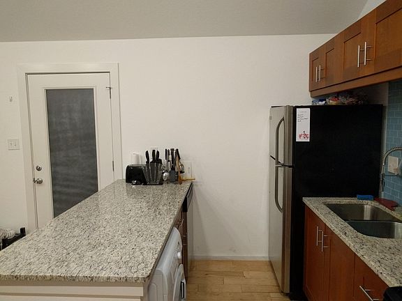 5th image of 1309 E 52nd St APT 2