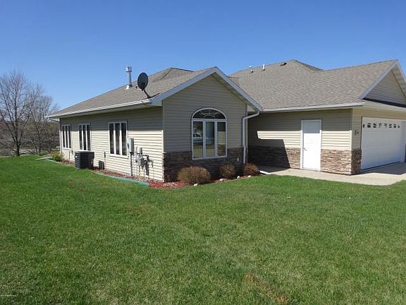 2nd image of 2923 Campus Dr
