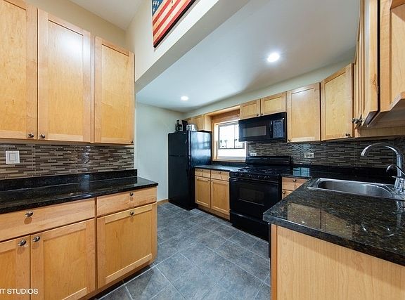 4th image of 1747 N Campbell Ave #2