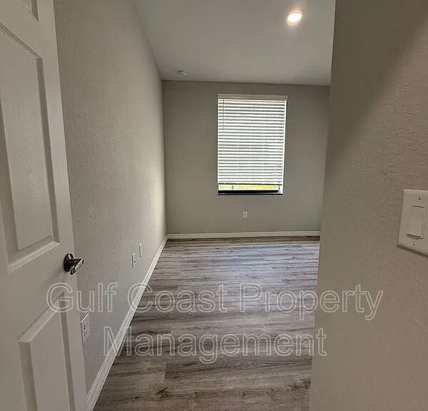 3103 58th St W — Photo 8