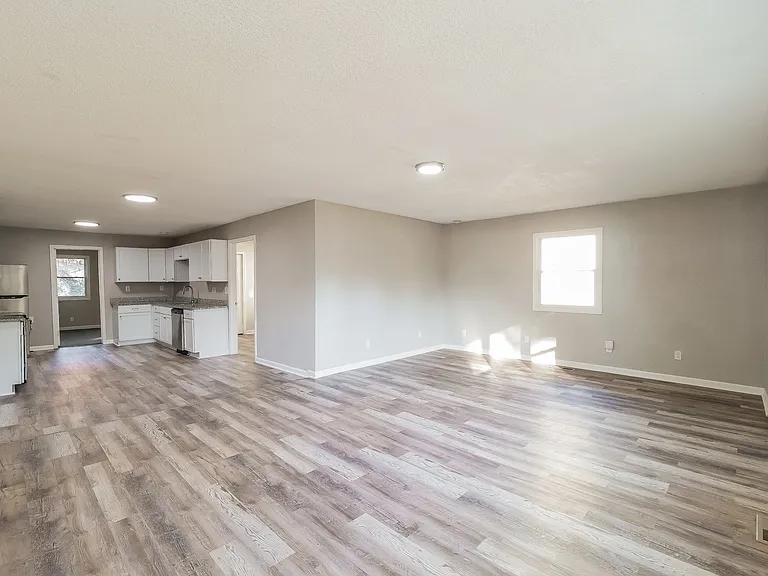 977685_019_living_room_13310472.jpg
