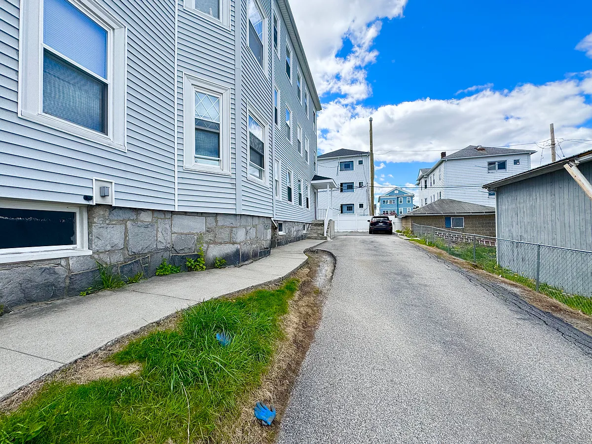 Building Photo - 47 Windham St #3