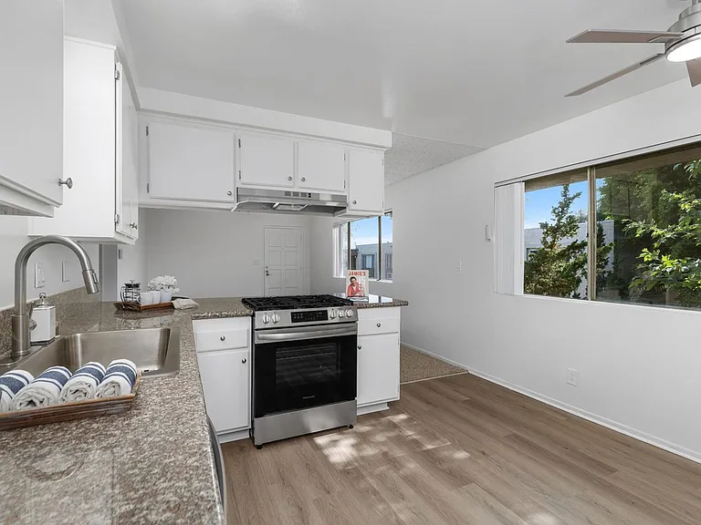 Sutter's Mill Apartments — Photo 36