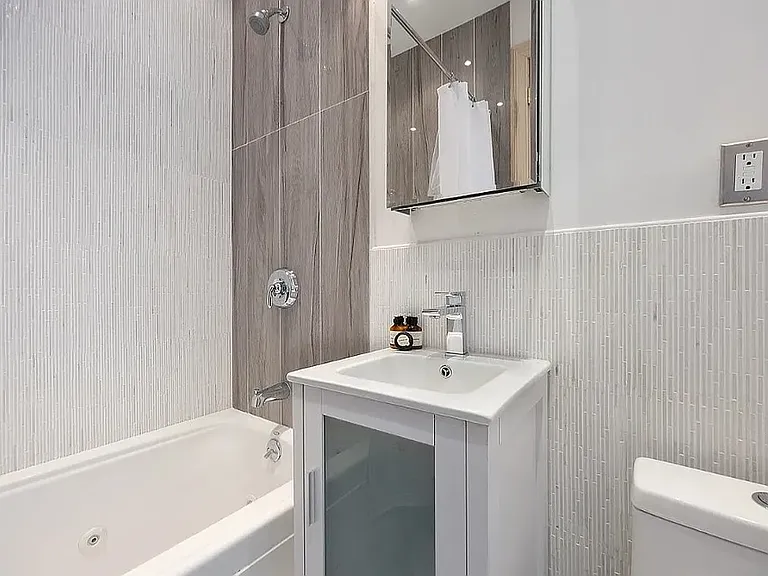 853 7th Ave #2D — Photo 10