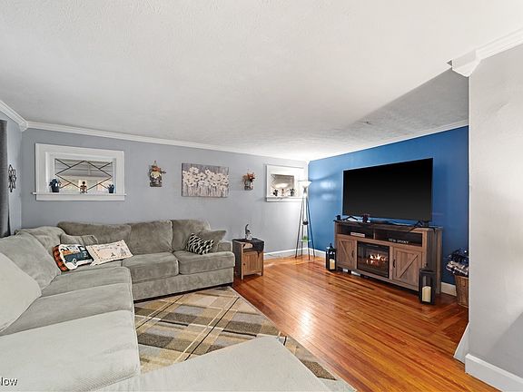 4th image of 2232 E 30th St