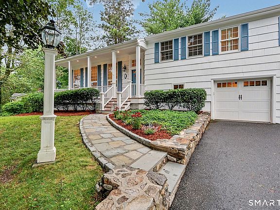 3rd image of 10 Old Field Place