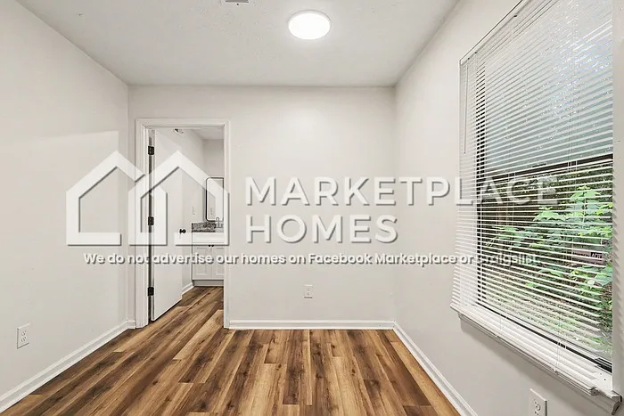 2070 Scarbrough Trl E — Photo 17