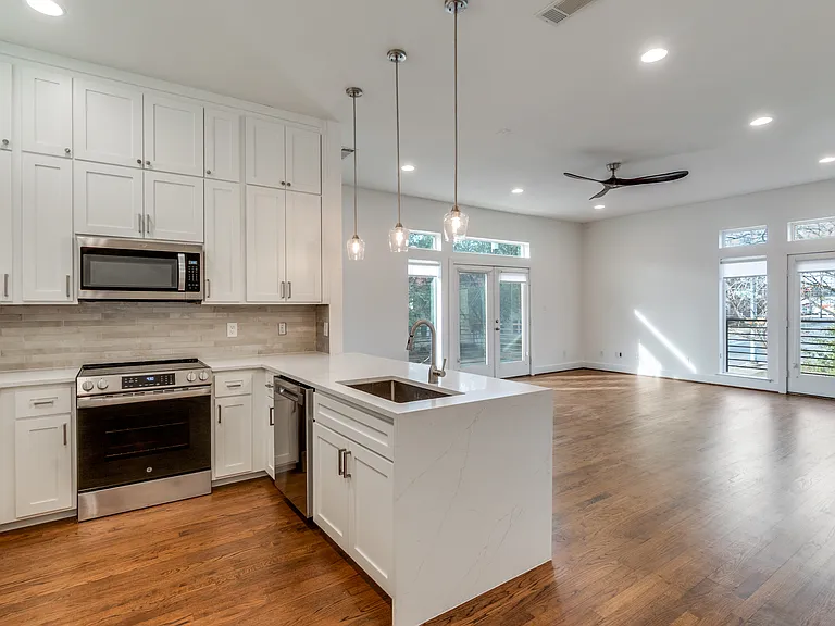 5711 Ross Ave #5 — Photo 4