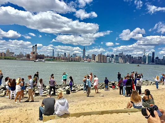 Rented by Classiques Modernes International Realty | media 18