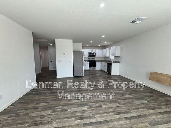 3rd image of 227 W Douglas Ave