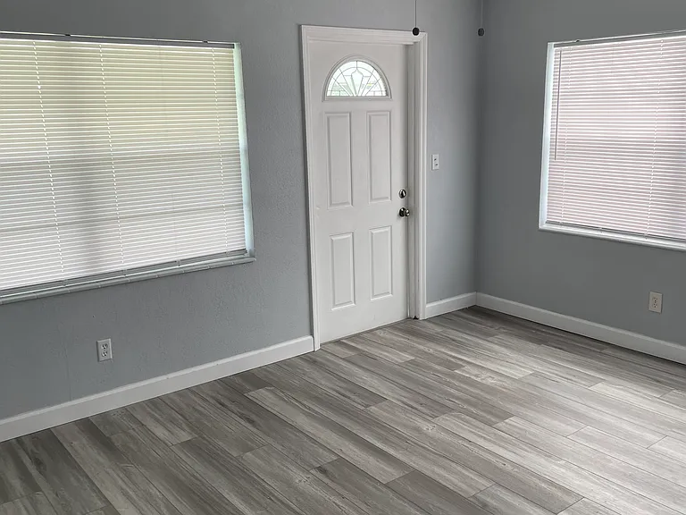 30103 Holly Rd — Photo 7