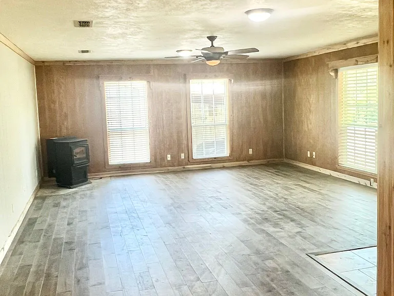 510 Murchison St — Photo 9