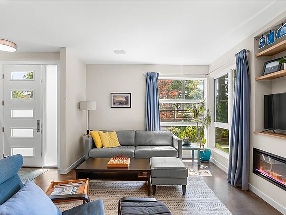3rd image of 1704 Coronation Ave