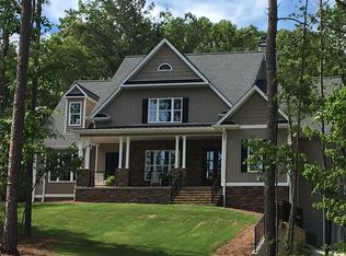 180 Garnett Point Dr, Carrollton, GA 30117