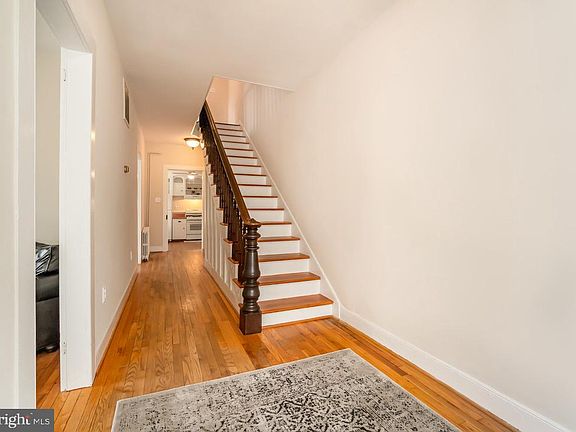2nd image of 209 Private Road Elizabeth St