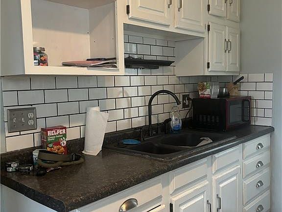 3rd image of 2547 108th St