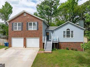 2001 Hunters Walk Ct, Lawrenceville, GA 30044