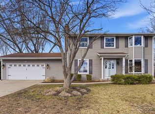 108 W Chapel Ln, Midland, MI 48640