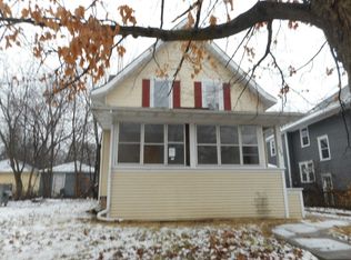 208 John St, Dekalb, IL 60115