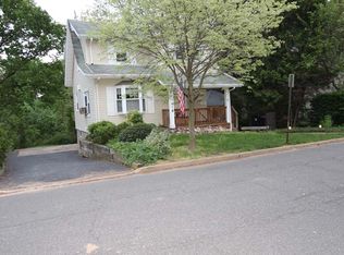 818 Park Ave, River Edge, NJ 07661