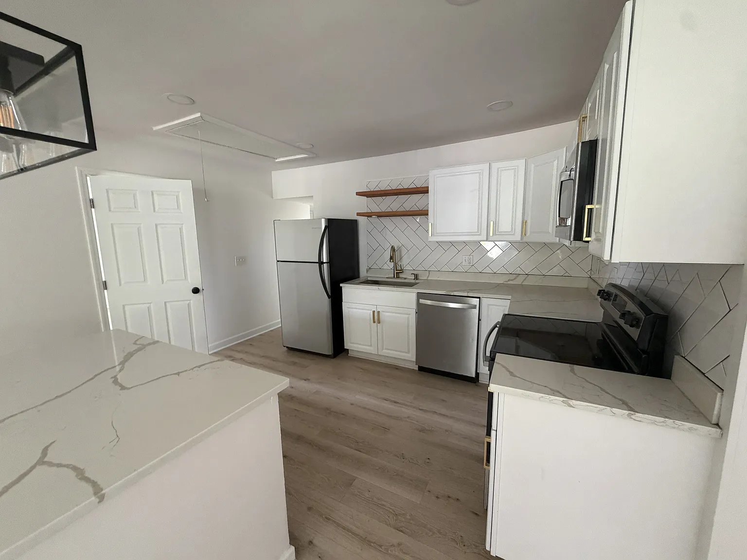 519 Elgin Street - 1 — Photo 4