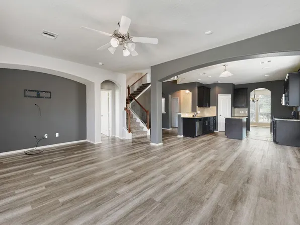 5402 Jay Thrush Dr, Richmond, TX 77407