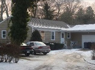 67 Springville Rd, Hampton Bays, NY 11946