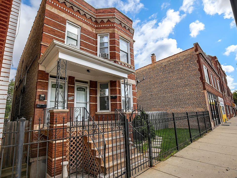 1st image of 3738 W Montrose Ave