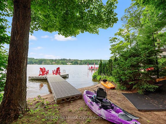 3rd image of 176 Farlain Lake Rd E
