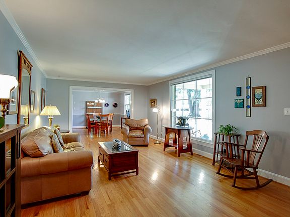 Living Room flows to Dining 